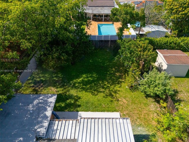 911 E 32nd St, Hialeah, FL 33013 - view from above of property featuring a pool area