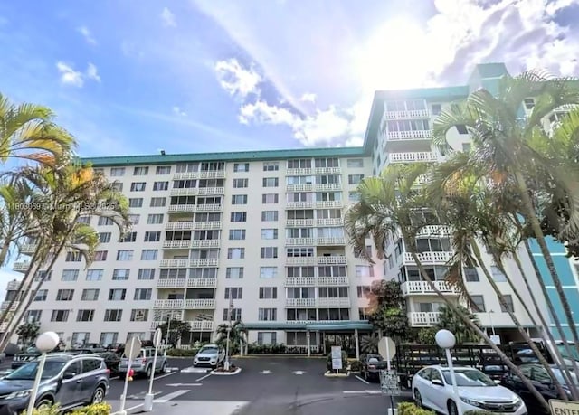 4330 Hillcrest Dr Unit 505, Hollywood, FL 33021 - view of apartment building / complex