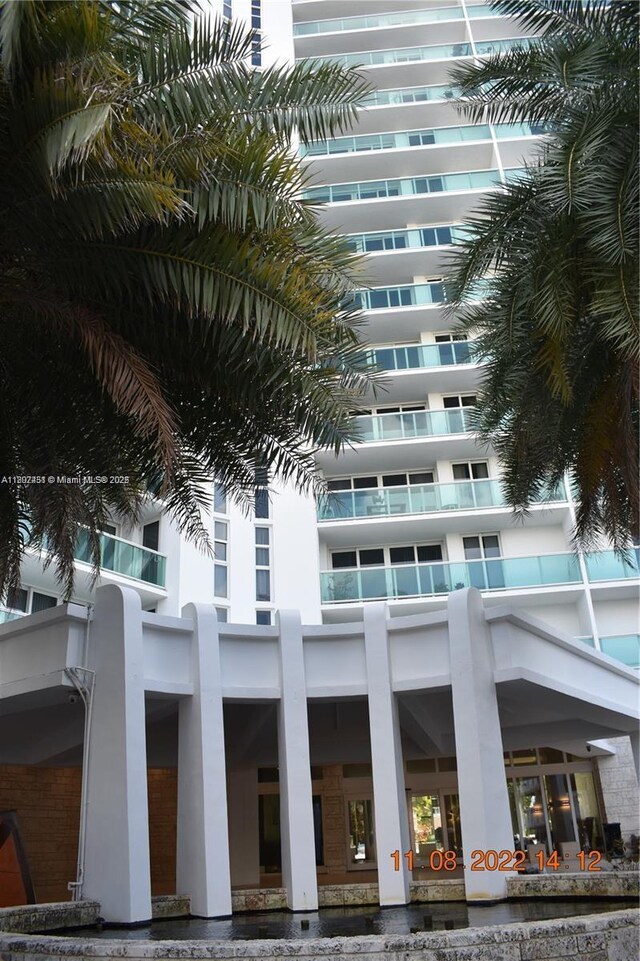 100 Bayview Dr Unit 309, Sunny Isles Beach, FL 33160 - view of building exterior