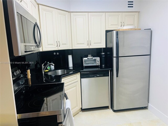 5225 Collins Ave Unit 914, Miami Beach, FL 33140 - photo 28