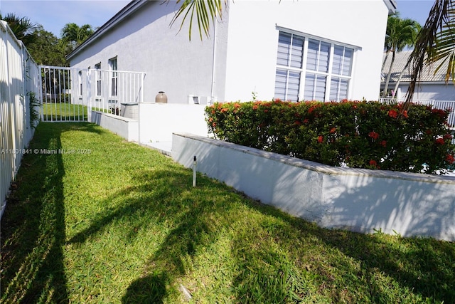 1132 Cedar Falls Dr, Weston, FL 33327 - view of side of home with stucco siding