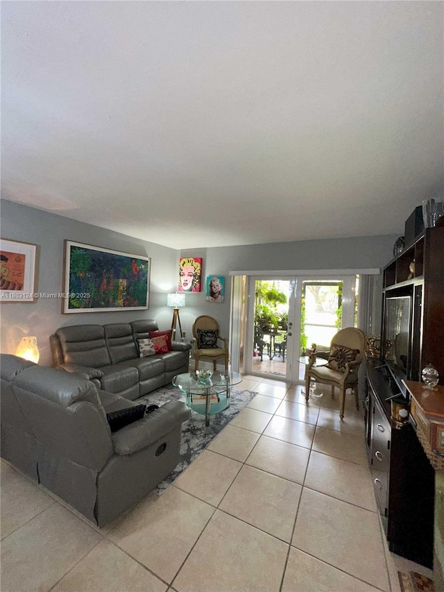 13707 Kendale Lakes Cir Unit 110, Miami, FL 33183 - living room with light tile patterned flooring