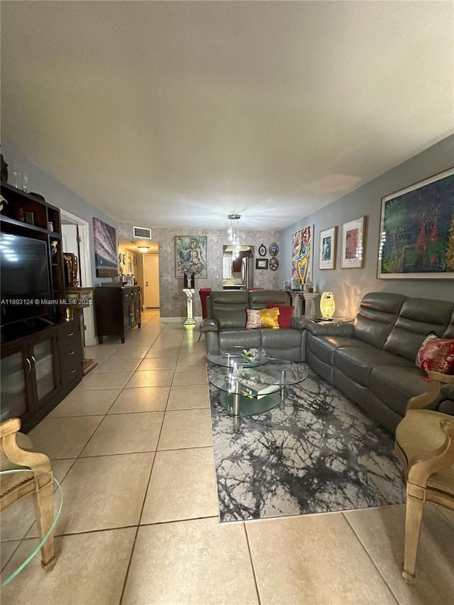 13707 Kendale Lakes Cir Unit 110, Miami, FL 33183 - living area featuring light tile patterned floors