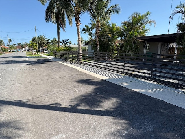 963 Nautilus Isle, Dania Beach, FL 33004 - view of asphalt road