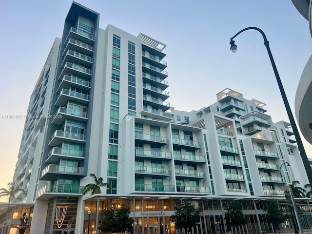 3900 Biscayne Blvd Unit N-819, Miami, FL 33137 - view of property at dusk