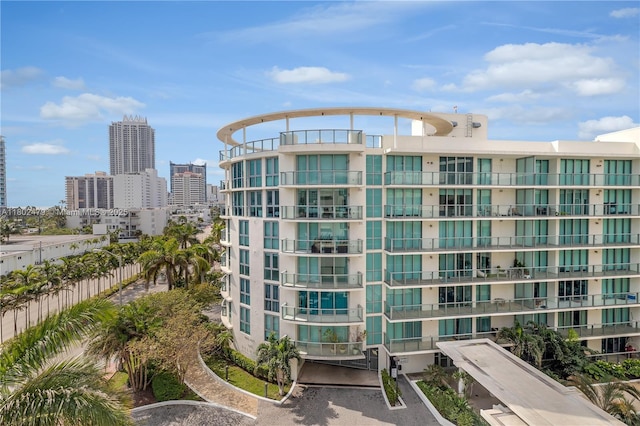 6620 Indian Creek Dr Unit 619, Miami Beach, FL 33141 - view of apartment building / complex featuring a city view