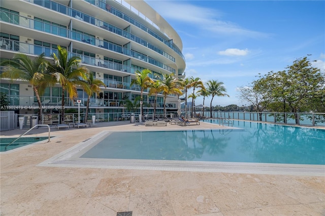 6620 Indian Creek Dr Unit 619, Miami Beach, FL 33141 - view of pool featuring fence