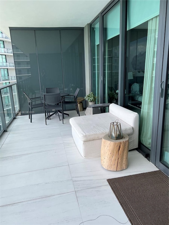 650 NE 32nd St Unit 3704, Miami, FL 33137 - view of balcony