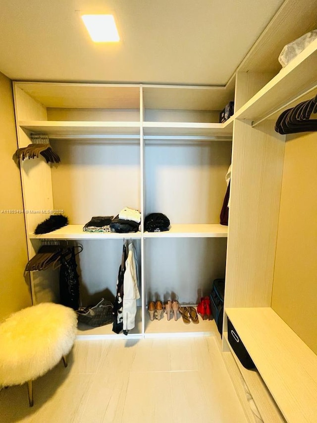 650 NE 32nd St Unit 3704, Miami, FL 33137 - view of walk in closet