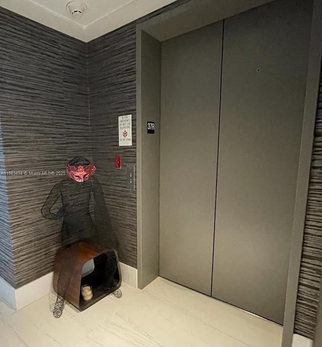 650 NE 32nd St Unit 3704, Miami, FL 33137 - hall featuring elevator