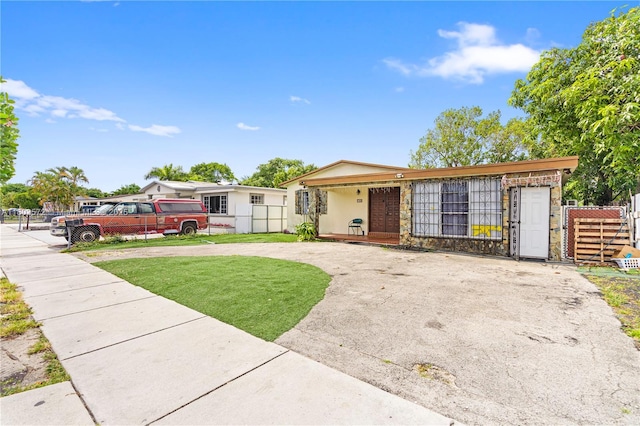 788 W 32nd St, Hialeah, FL 33012 - photo 2