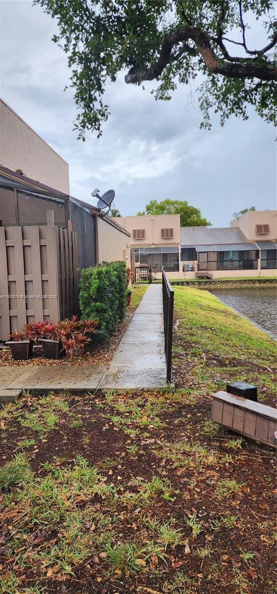 view of yard featuring a water view