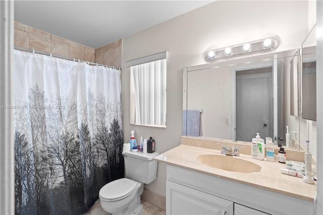 9641 Riverside Dr Unit F6, Coral Springs, FL 33071 - full bath with vanity, toilet, tile patterned flooring, and a shower with shower curtain