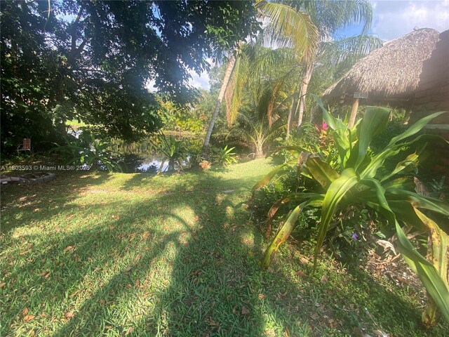 2180 SW 115th Ter, Davie, FL 33325 - view of green lawn
