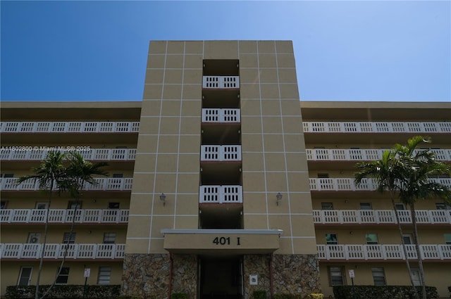 401 SE 3rd St Unit 403, Dania Beach, FL 33004 - view of apartment building / complex