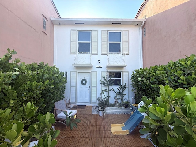 view of front of house with stucco siding