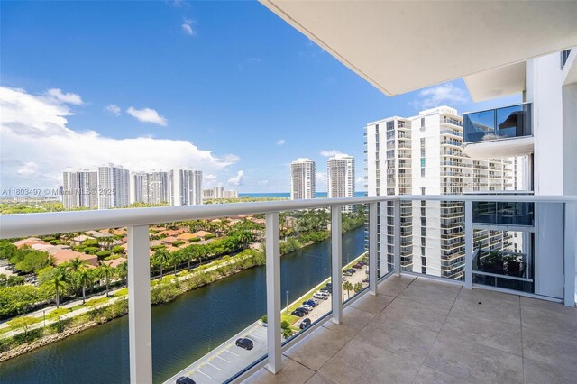 3675 N Country Club Dr Unit 1610, Aventura, FL 33180 - photo 2