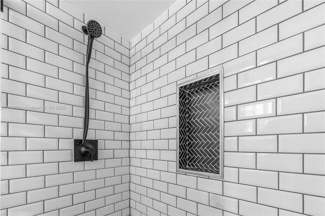 11400 NW 29th Mnr, Sunrise, FL 33323 - bathroom with a tile shower