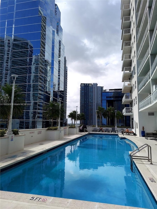 1200 Brickell Bay Dr Unit 3708, Miami, FL 33131 - view of community pool