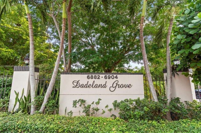 6886 N Kendall Dr Unit D207, Pinecrest, FL 33156 - community / neighborhood sign with fence