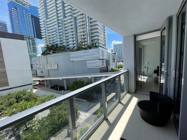31 SE 6th St Unit 907, Miami, FL 33131 - balcony with a city view