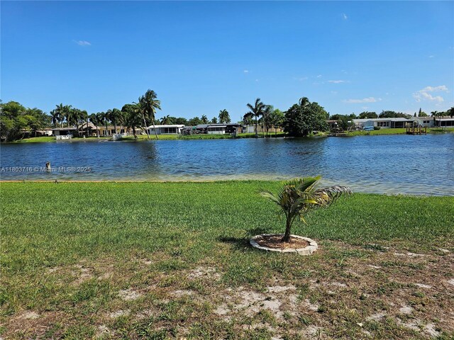 8240 NW 15th St, Pembroke Pines, FL 33024 - water view