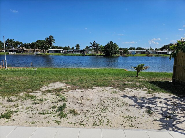 8240 NW 15th St, Pembroke Pines, FL 33024 - water view