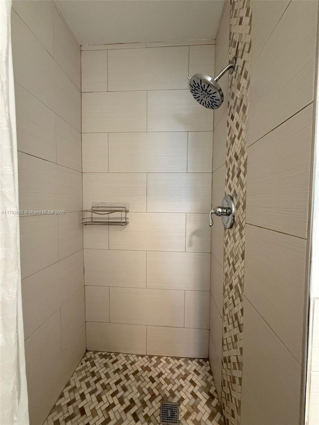 513 Racquet Club Rd Unit 56, Weston, FL 33326 - full bathroom with a tile shower