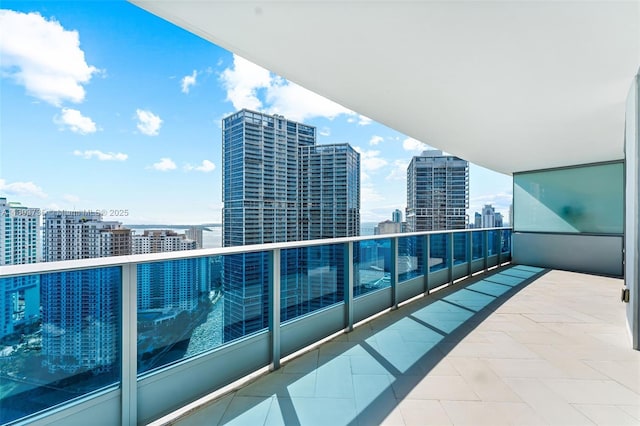 200 Biscayne Boulevard Way Unit 4005, Miami, FL 33131 - balcony featuring a city view