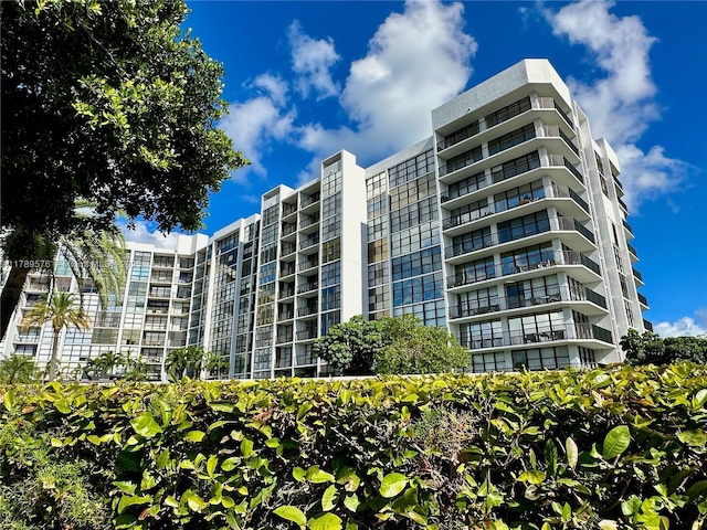 1000 Parkview Dr Unit 424, Hallandale Beach, FL 33009 - view of apartment building / complex