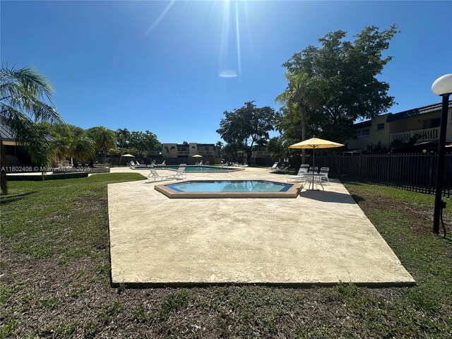 8443 SW 137th Ave Unit 8443, Miami, FL 33183 - community pool with a patio