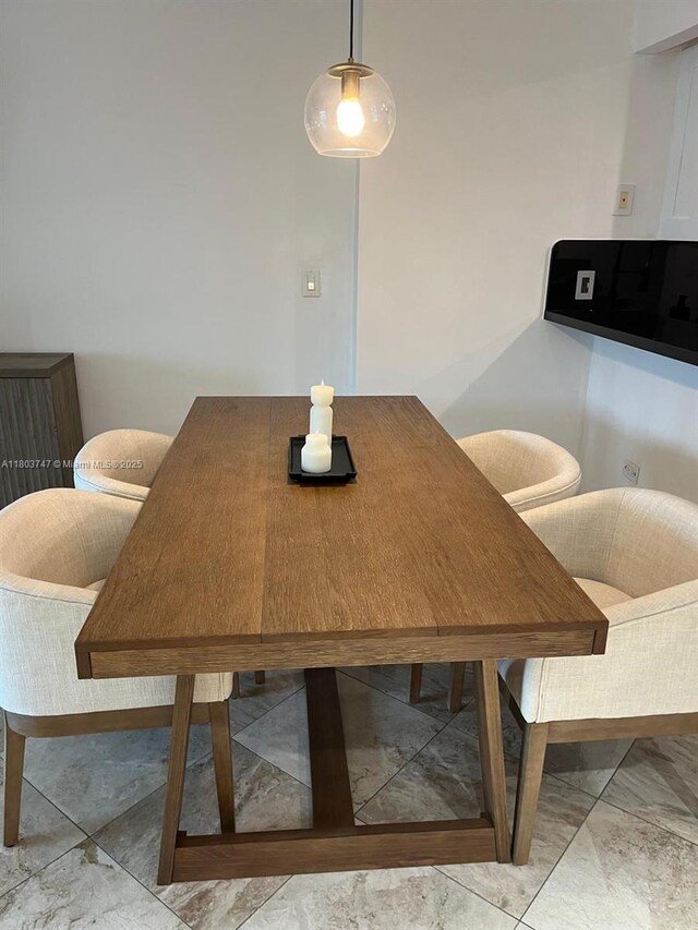 2301 Collins Ave Unit 731, Miami Beach, FL 33139 - view of dining space