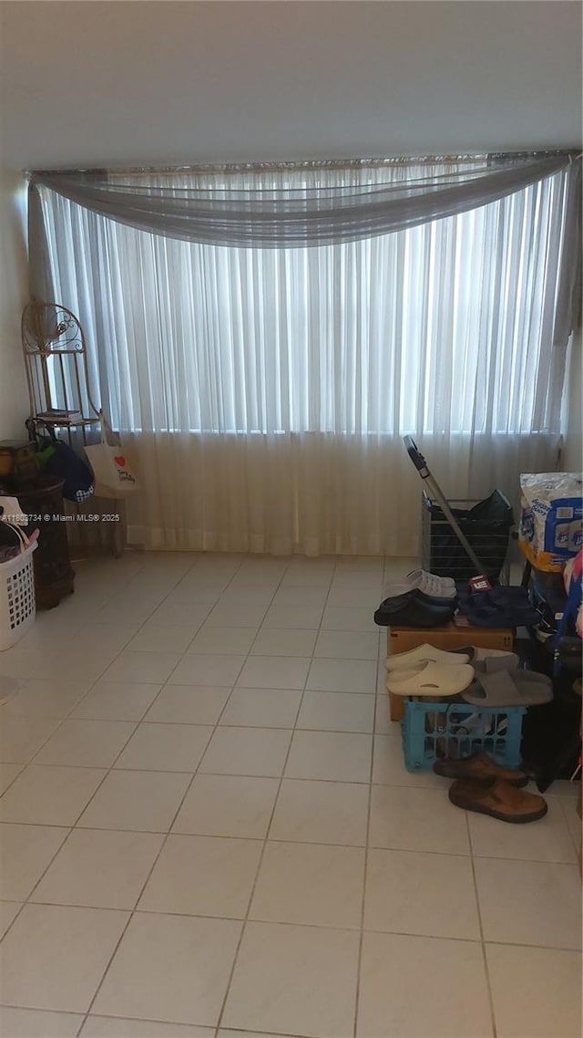 1400 Saint Charles Pl Unit L4, Pembroke Pines, FL 33026 - view of sunroom / solarium