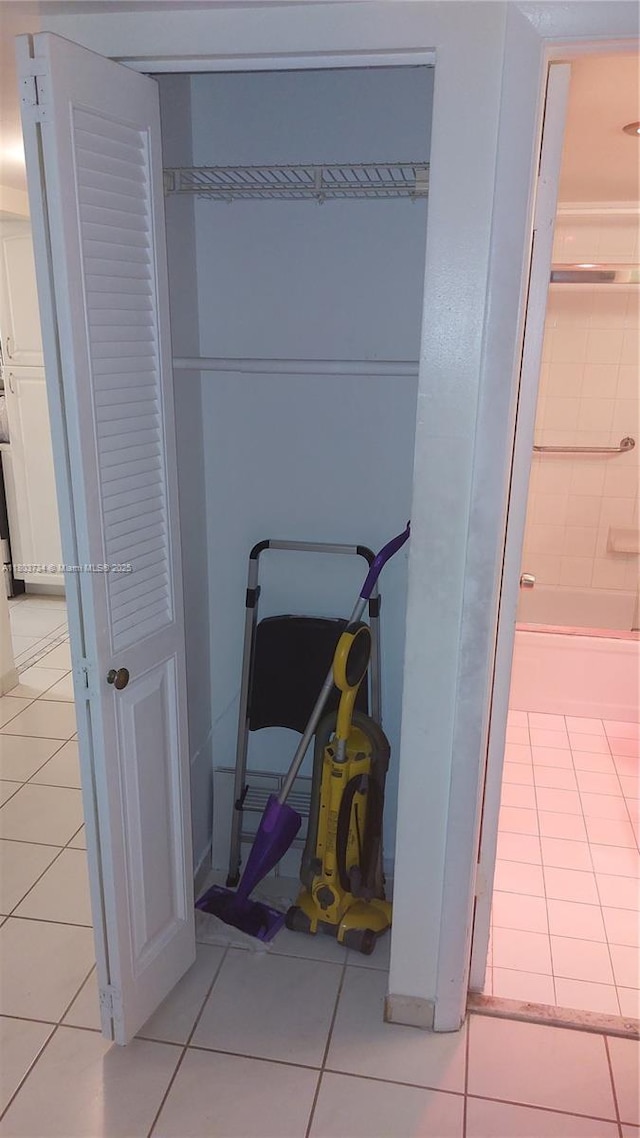 1400 Saint Charles Pl Unit L4, Pembroke Pines, FL 33026 - view of closet