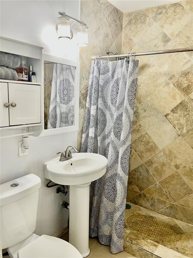 3135 SW 64th Ave, Miami, FL 33155 - bathroom with a stall shower and toilet