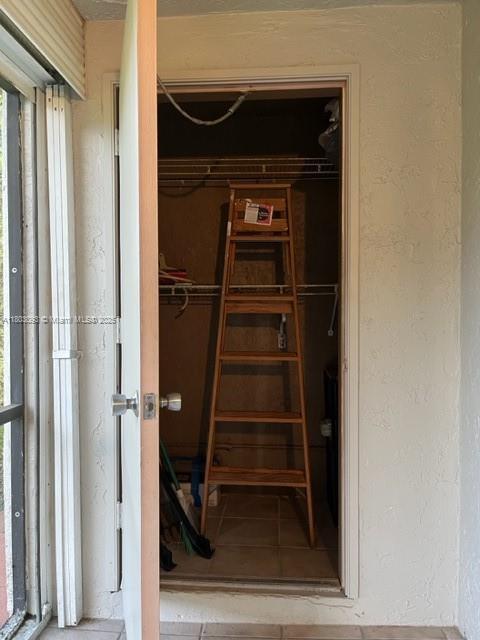 447 Lakeview Dr Unit 5, Weston, FL 33326 - view of closet