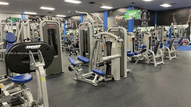447 Lakeview Dr Unit 5, Weston, FL 33326 - exercise room featuring a drop ceiling