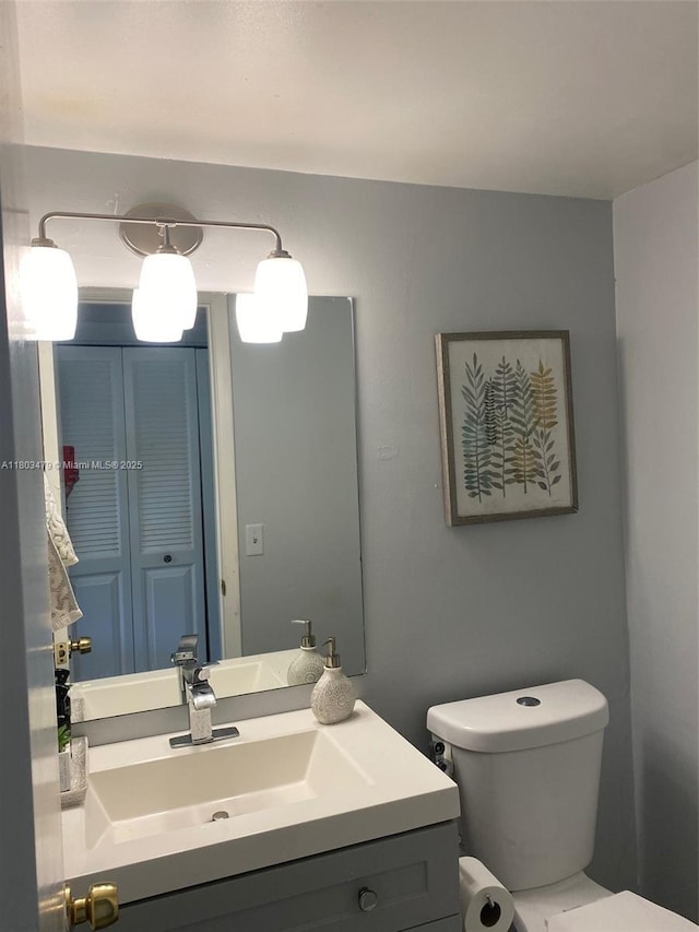 172 Prescott I 172, Deerfield Beach, FL 33442 - bathroom with toilet and vanity