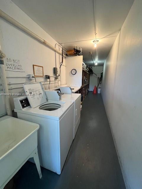 172 Prescott I 172, Deerfield Beach, FL 33442 - community laundry with washing machine and dryer