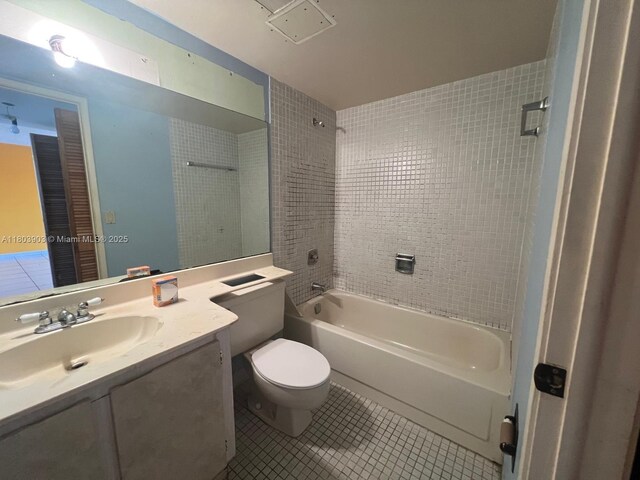 10290 NW 9th St Cir Unit 512, Miami, FL 33172 - full bath with tile patterned flooring, bathing tub / shower combination, vanity, and toilet