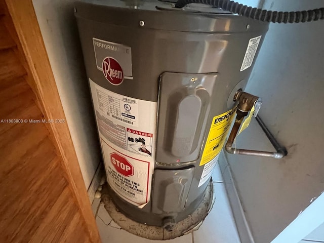 10290 NW 9th St Cir Unit 512, Miami, FL 33172 - detailed view of water heater