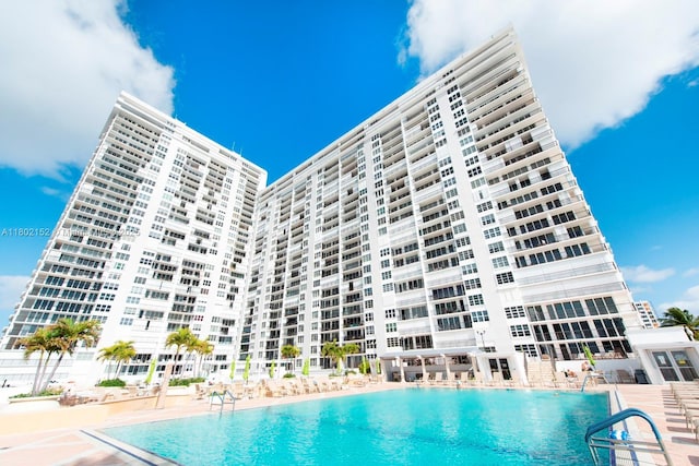 4280 Galt Ocean Dr Unit 23A, Fort Lauderdale, FL 33308 - view of community pool