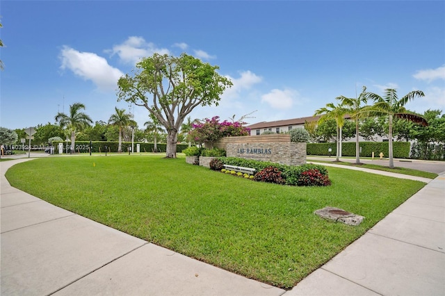 21408 NE 2nd Path, Miami, FL 33179 - view of home's community featuring a yard