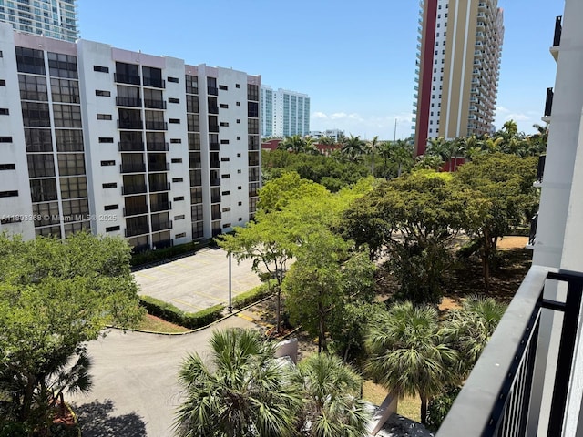 16919 N Bay Rd Unit 617, Sunny Isles Beach, FL 33160 - view of apartment building / complex