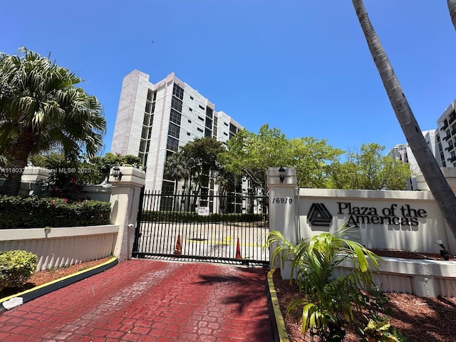 16919 N Bay Rd Unit 617, Sunny Isles Beach, FL 33160 - gate with fence