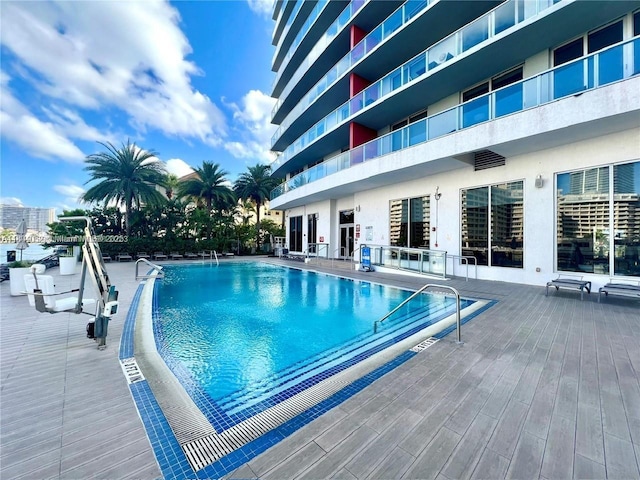 2600 E Hallandale Beach Blvd Unit T3210, Hallandale Beach, FL 33009 - view of community pool