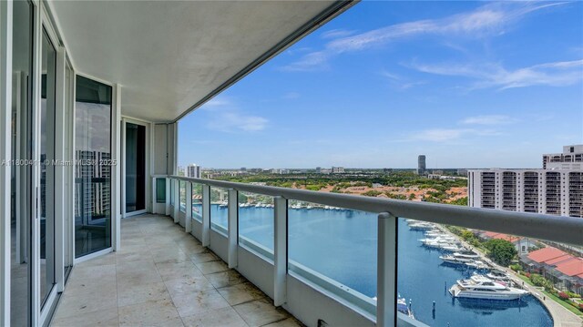 21055 Yacht Club Dr Unit 1707, Aventura, FL 33180 - photo 2