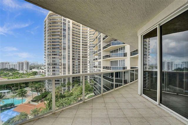 3200 N Ocean Blvd Unit 1206, Fort Lauderdale, FL 33308 - balcony featuring view of pool and a city view