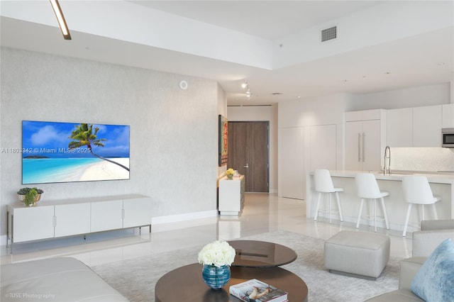 88 SW 7th St Unit 4101, Miami, FL 33130 - living area featuring light tile patterned flooring