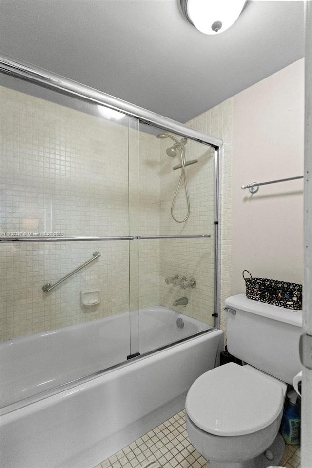 900 Colony Point Cir Unit 523, Pembroke Pines, FL 33026 - full bathroom with enclosed tub / shower combo and toilet